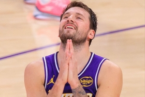 NBA勇士vs独行侠_NBA勇士vs独行侠全场次直播_NBA勇士vs独行侠所有比赛免费看
